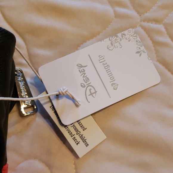 DISNEY LOUNGEFLY MICKEY MOUSE FANNY - Picture 3 of 5